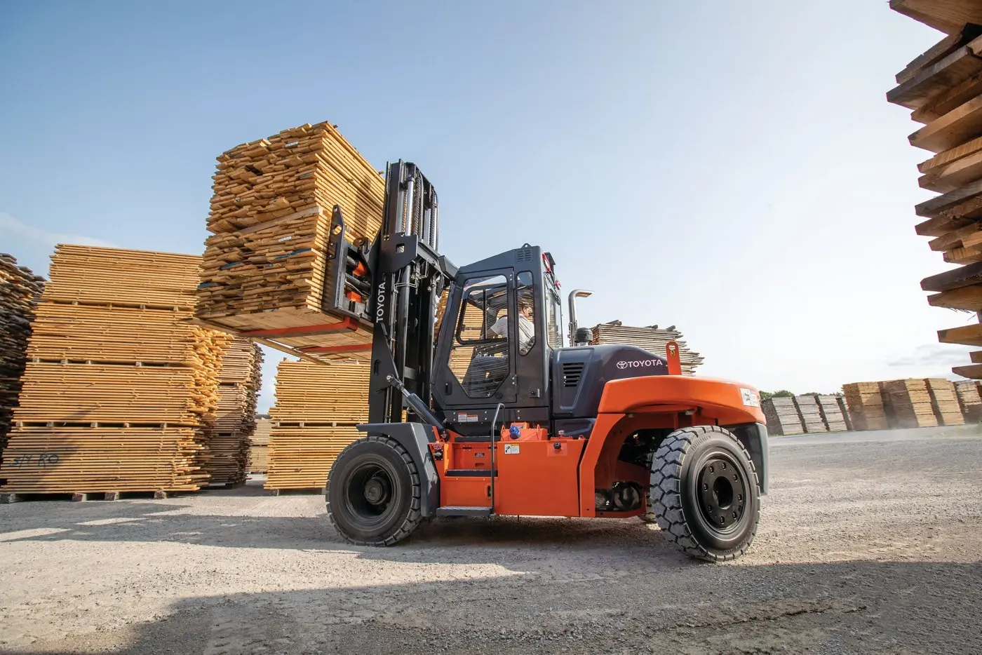 Lumber lift truck solutions for wood industry challenges